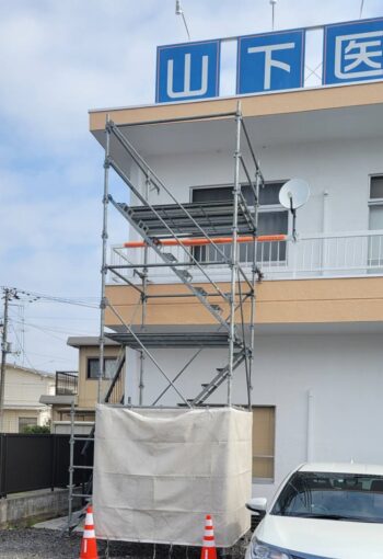 施工事例を紹介します～医療法人様外装改修工事第二弾・ウレタン塗膜防水～